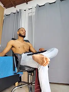 Oliver_bigblack_cock's Webcam Show