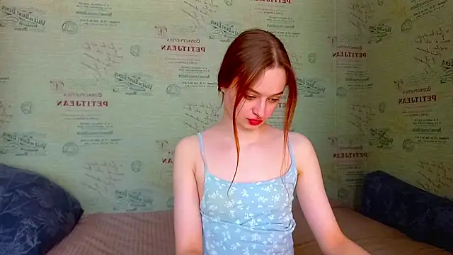 emi_less' Live XXX Chat