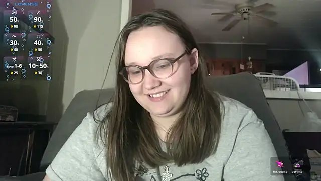 TurtleLady420 Show in webcam