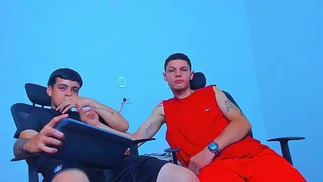 Thomas-Wil Adlı Modelin Canlı XXX Sohbeti