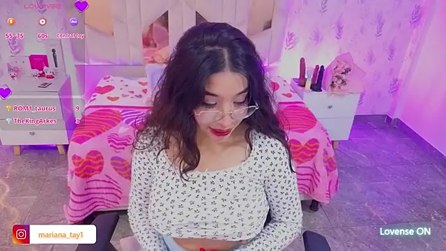 MARIANA_TAY1's Live XXX Chat