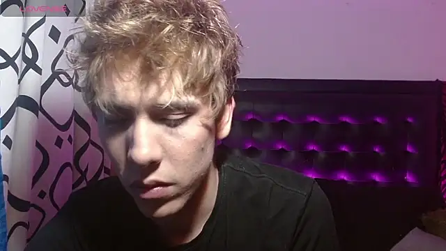 DannyParker_ Pertunjukan Webcam