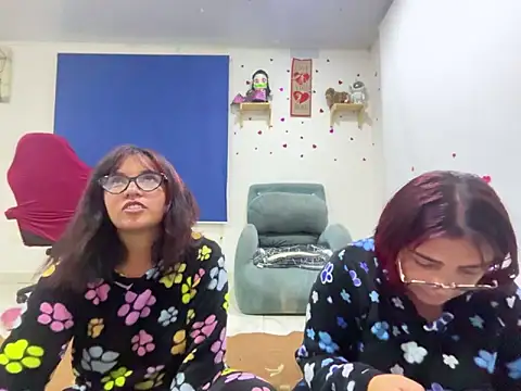lucyheart_8 webkamerás műsora