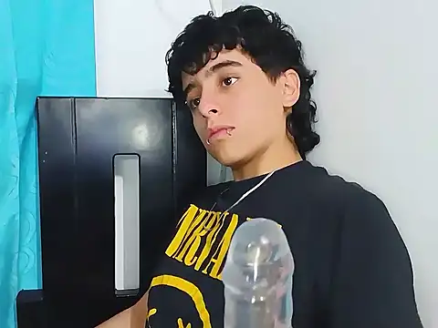 LatinHeatX22 Live XXX Chat