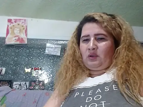 Perla1981--n Live XXX chat