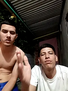 Show de webcam de 3hornys-straights