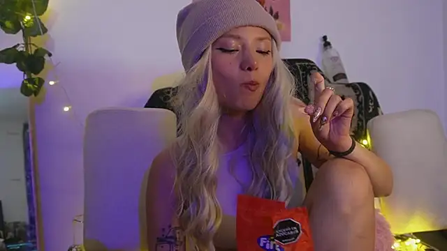 ari_kat's Live XXX Chat