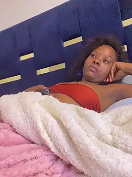 Chatroom XXX en direct de Dellah27