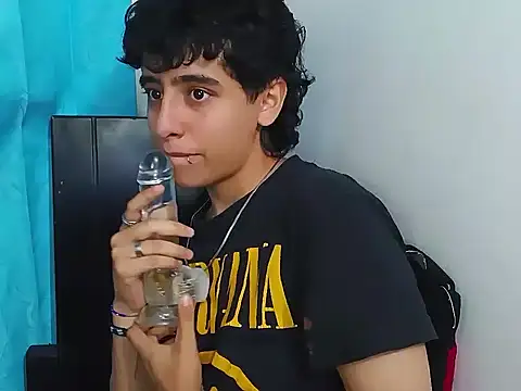 LatinHeatX22 Show Webcam