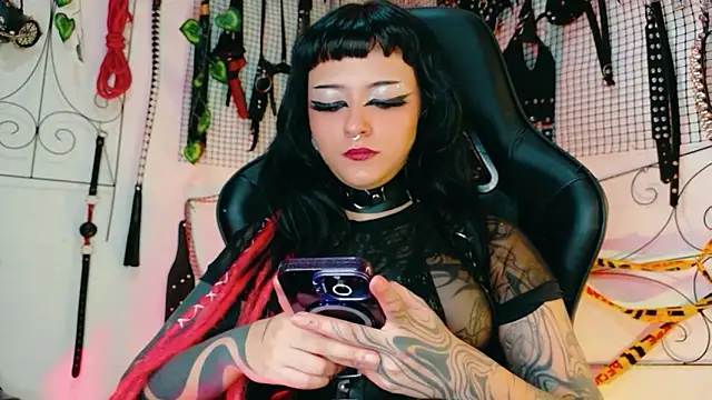 Chat XXX en directo de Agatha_BDSM