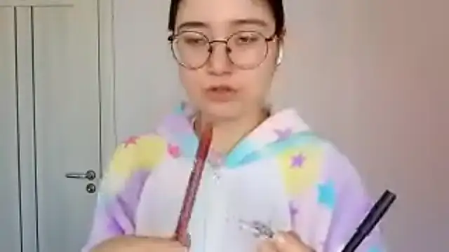 LezlieEllegood's Webcam Show