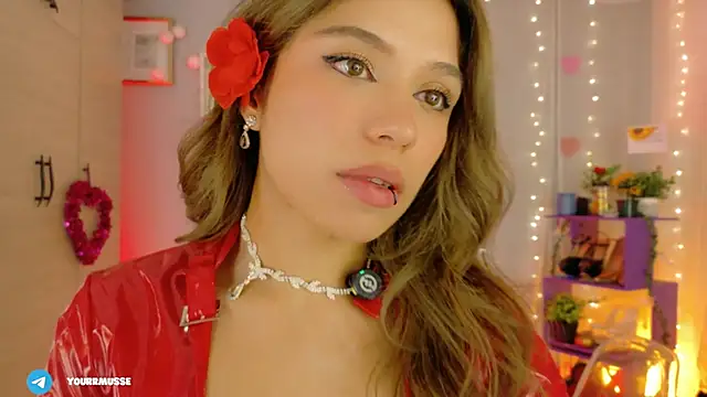 Chatroom XXX en direct de Yourrmuse_