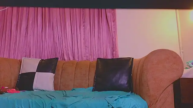 ahnaysexx Chat XXX in diretta