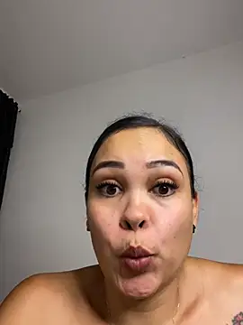 FOX_LATINA's Live XXX Chat
