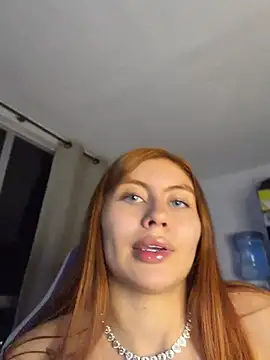 Stormi_th 在線直播表演