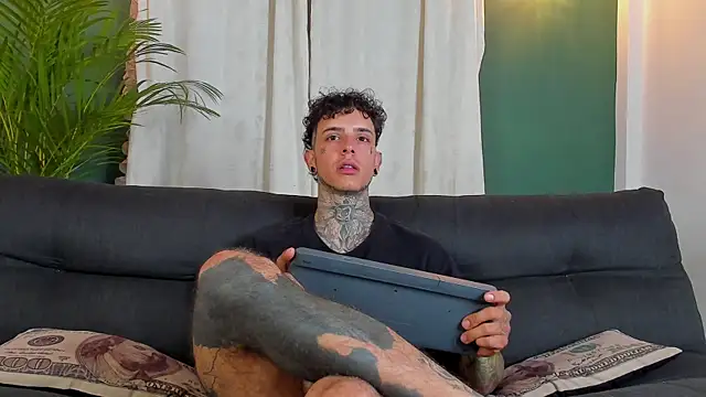 Aron_ford Adlı Modelin Canlı XXX Sohbeti