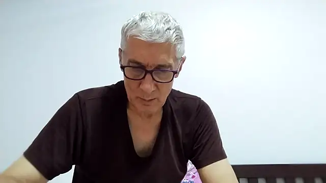 BIGUNCUTHARDCOCK's Live XXX Chat