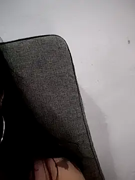 ElaRuil69 Show in webcam
