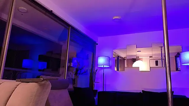 mandi4pole_ Adlı Modelin Canlı XXX Sohbeti