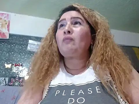 Perla1981--'s Live XXX Chat