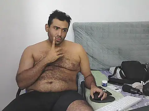 IronSideBear: διαδικτυακό σόου στην κάμερα