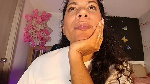Онлайн чат XXX golden_goddess38