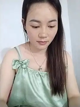 little-green-sprout Show in webcam