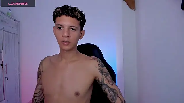 Вебкам-шоу tylernova