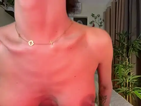 Hollywood_Girl live XXX chat