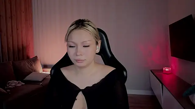 RileyMee Adlı Modelin Canlı XXX Sohbeti