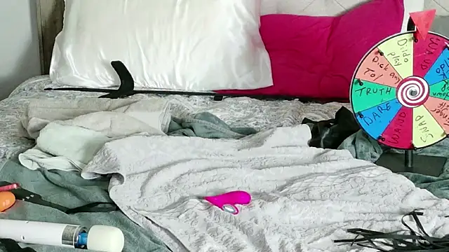 Farrah_Fantasy élő XXX-chatje