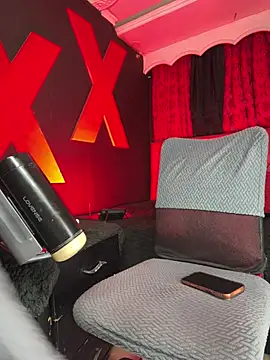 abrilbigcock Show in webcam