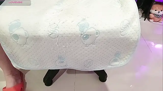 Yuki-yio Adlı Modelin Canlı XXX Sohbeti