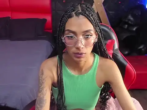 Chatroom XXX en direct de KarlaSlutSkinny__