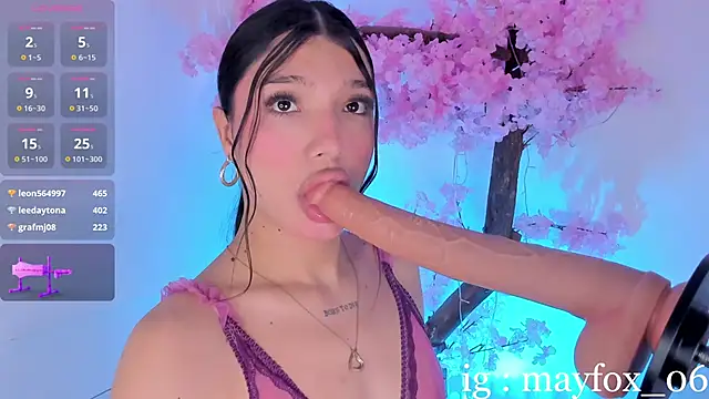 May_Fox_ élő XXX-chatje