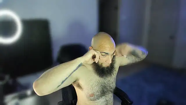 MastaWolfy's Live XXX Chat