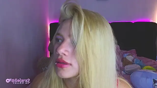 Živý XXX chat DollfaceInk