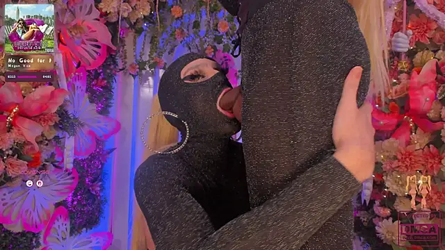 SpicySluts' Webcam Show