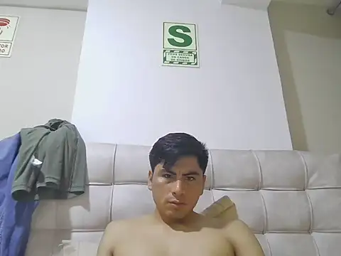 Show modela Migueles96 na web-kameri