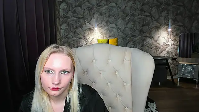 Elizabeth_Adams: онлайн-секс-чат