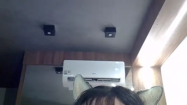 SkinnyKitten Live XXX-chat
