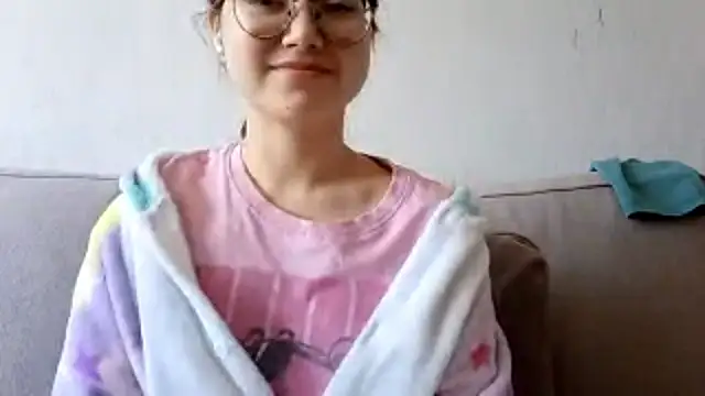 LezlieEllegood's Webcam Show