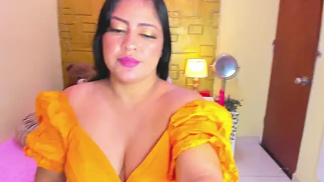 Chat +18 de Julia_Haye ao vivo