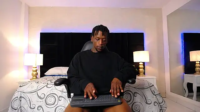 SkylerBigxxx Chat XXX live