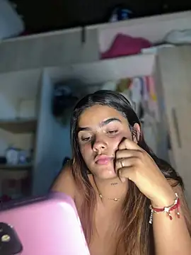 Kaily_Sweet16 Chat XXX in diretta