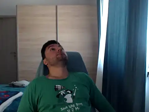 HankMalone: διαδικτυακό σόου στην κάμερα