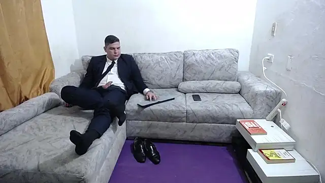 Victor_Maitland Show in webcam