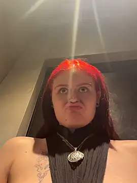 FoxyMood live XXX chat