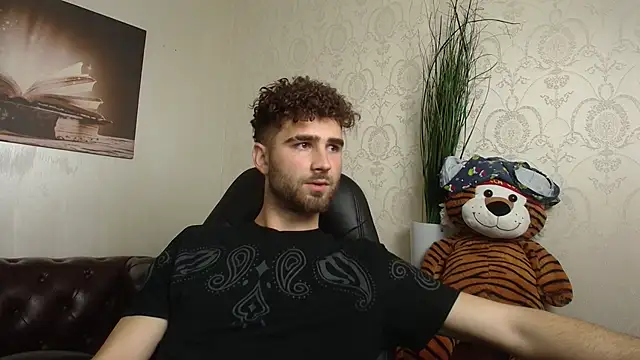 KyloEast Live XXX-chat