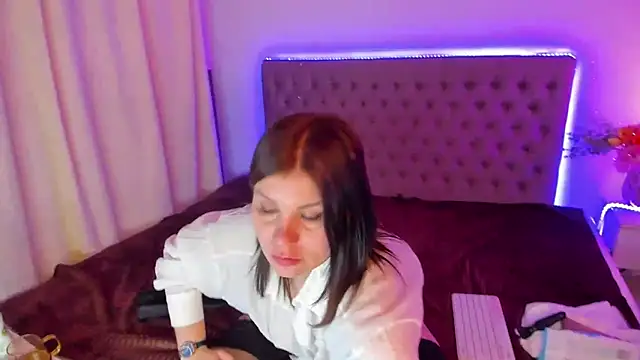 AmandaHoppe Adlı Modelin Canlı XXX Sohbeti